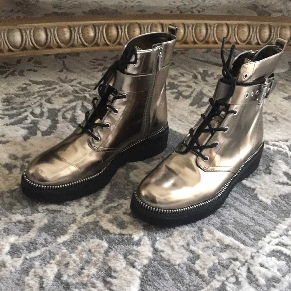 Michael Kors boots💃🏽💃🏽